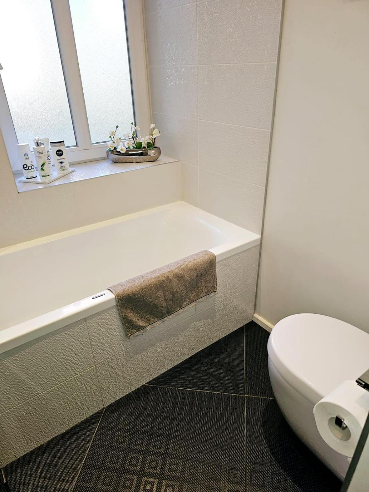 Modern 2 Bedroom Apartment In The City Centre Riga Ngoại thất bức ảnh